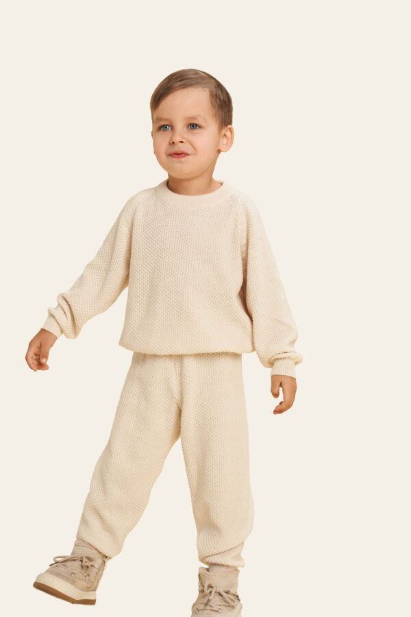 Детский костюм из хлопка свитер и брюки - цвет молочный